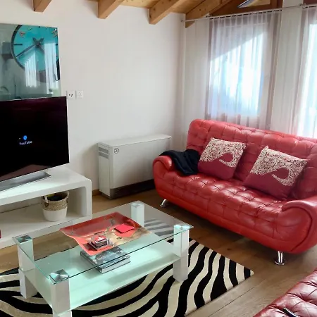 Le Grand Deux Chalet *